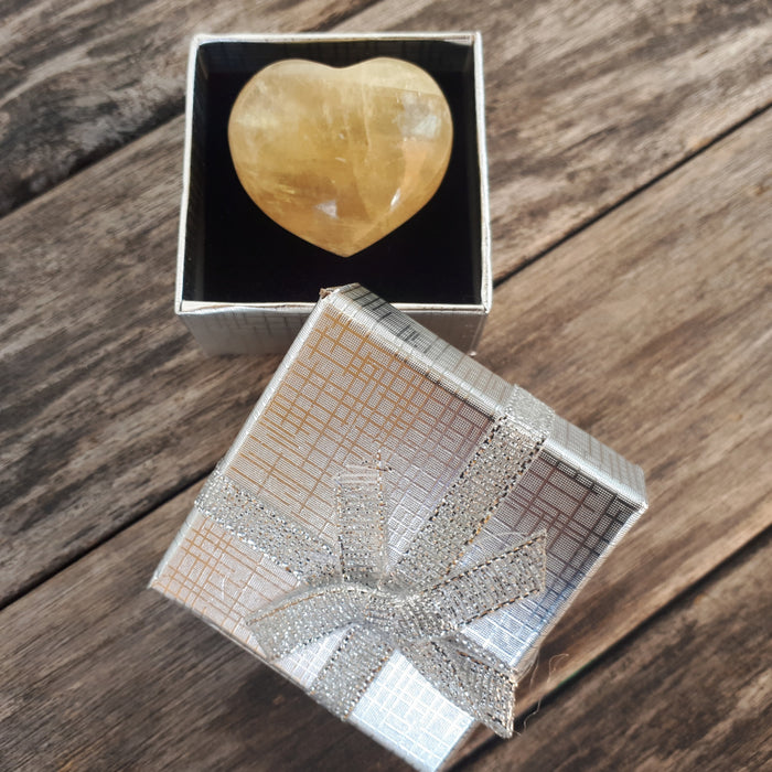 Kalsitt / Calcite Gul hjerte stor 35 mm , gaveeske image