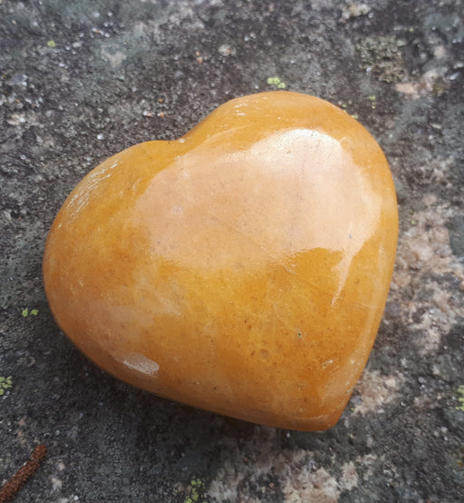 Jade, gul hjerte / Yellow Jade heart 5-6 cm  image