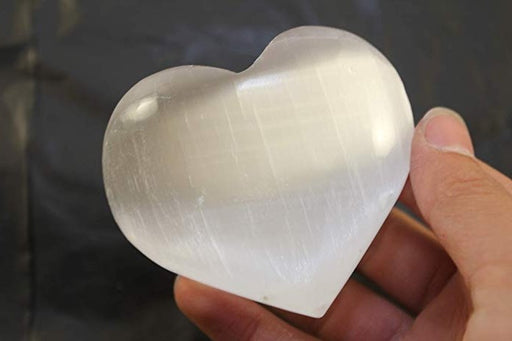 Selenitt hjerte /White selenite heart 60-80 mm image