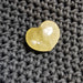 Kalsitt / Calcite Gul hjerte stor 35 mm , gaveeske image