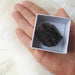 Turmalin, Sort Råstein ca 40-50 gram - Gaveeske  image
