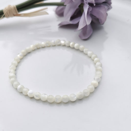 Armbånd /Bracelet white moonstone 4 mm  image