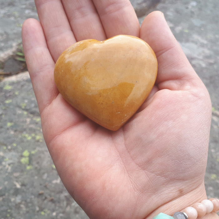 Jade, gul hjerte / Yellow Jade heart 5-6 cm  image