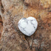 Magnesitt, hvit hjerte lommestein 3 cm  image