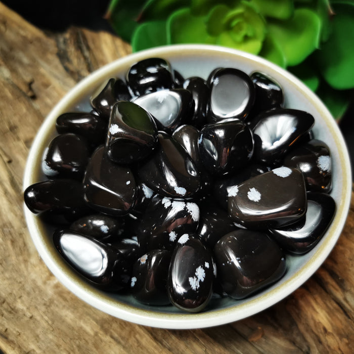 Obsidian, sort m/snefnugg tromlet stor (L) AAA-kvalitet image